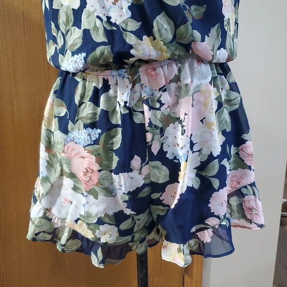 Show me your mumu floral ruffled deep v romper - Picture 3 of 7